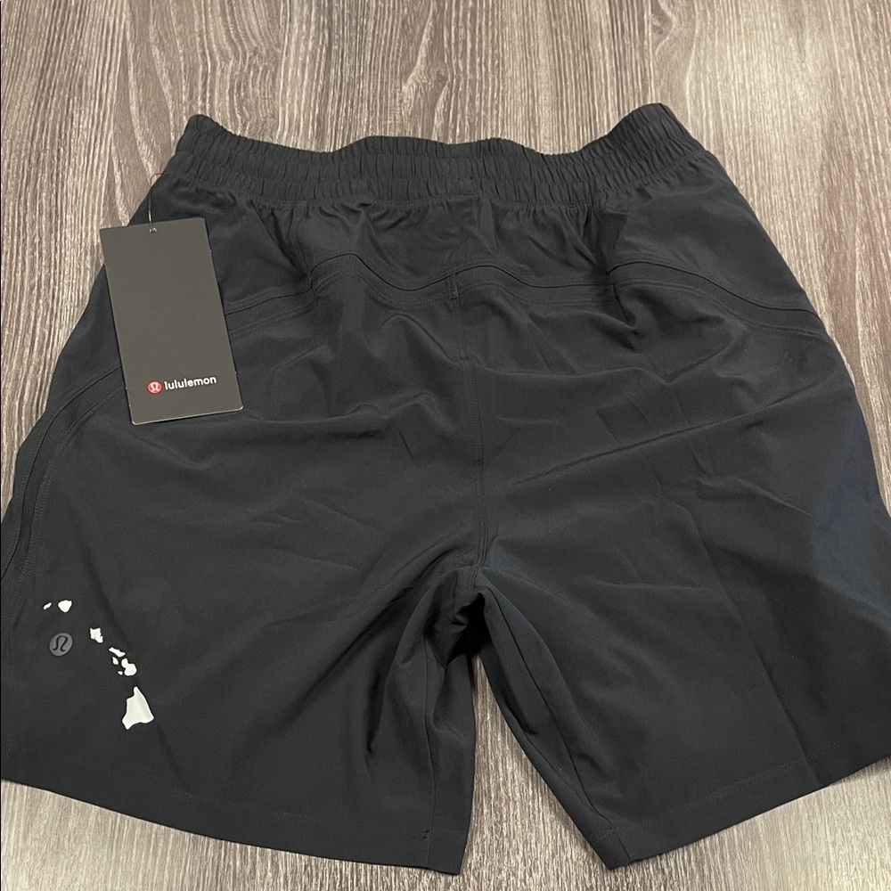 Nwt Hawaii Lululemon pace breaker shorts black small